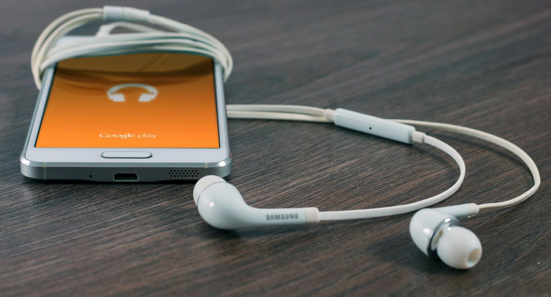 8 Podcasts Every EdTech Enthusiast Should Subscribe To